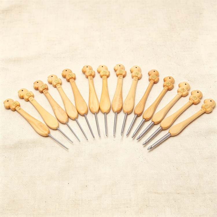خطاف كروشيه خشبي من لاكي هورس، - مراجعة Wooden Crochet Hooks Ergonomic Handle وسعره