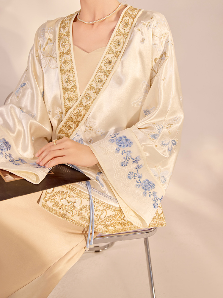 جاكيت نسائي فاخر جديد لربيع 20 - مراجعة Embroidery وسعره