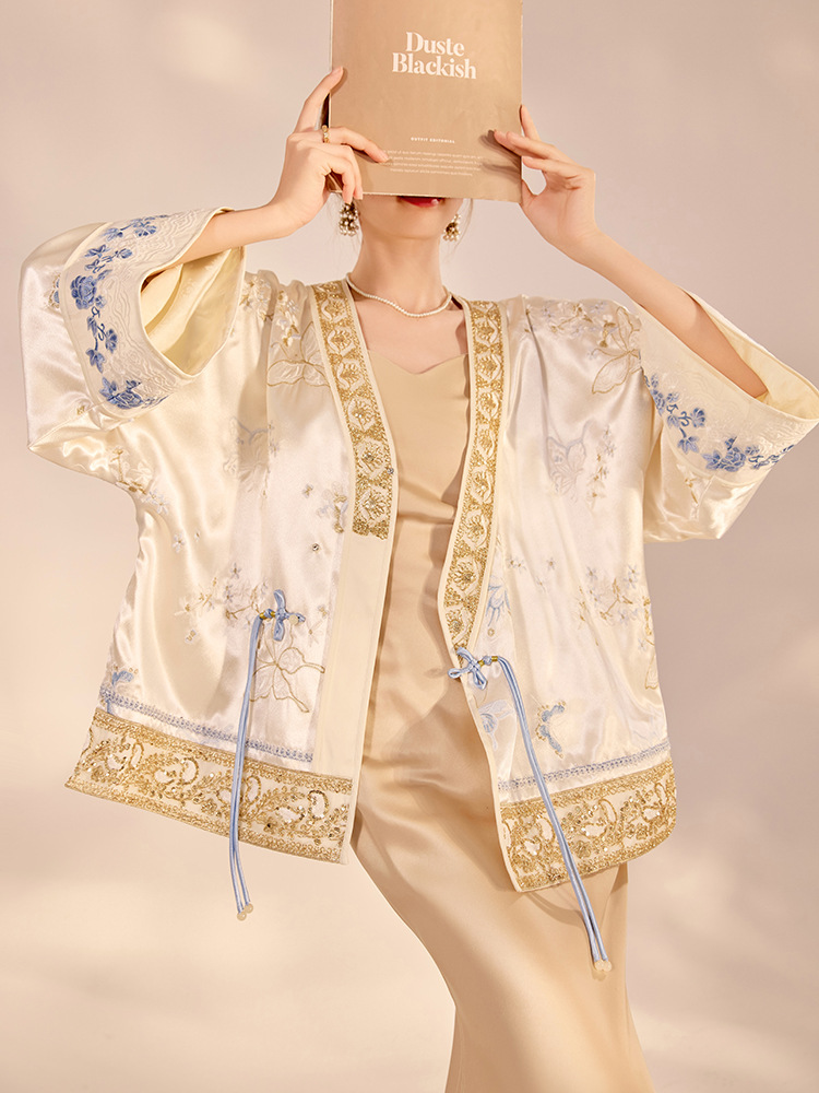 جاكيت نسائي فاخر جديد لربيع 20 - مراجعة Embroidery وسعره