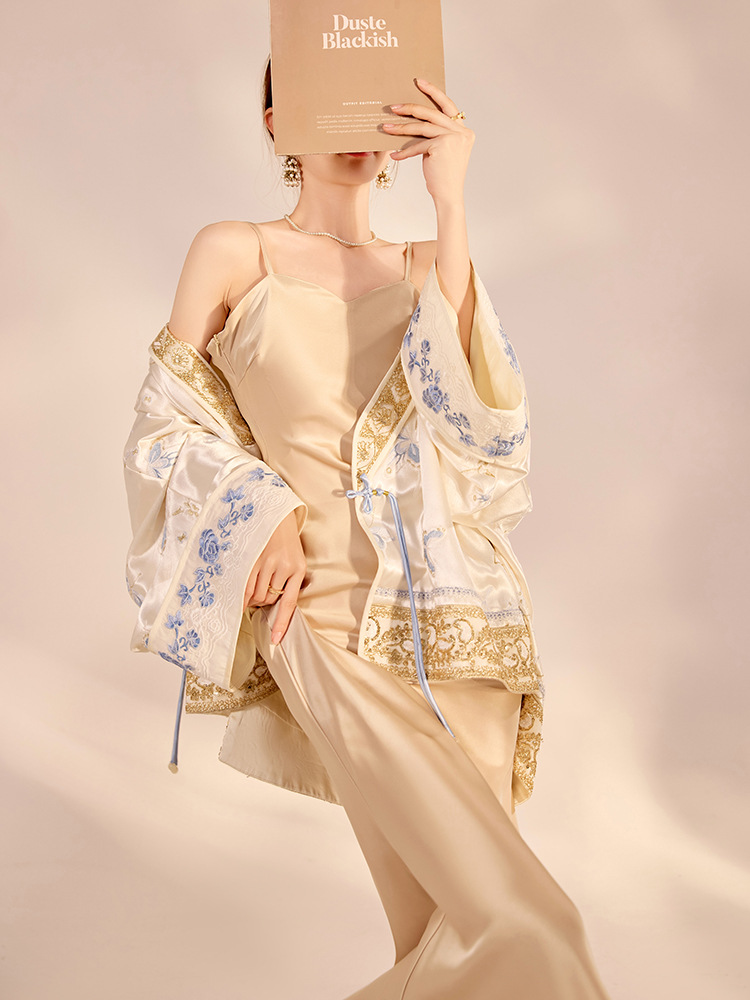 جاكيت نسائي فاخر جديد لربيع 20 - مراجعة Embroidery وسعره