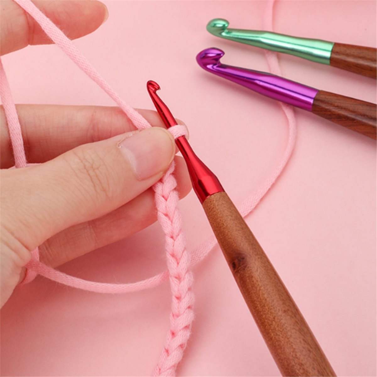 مجموعة خطافات كروشيه جديدة لعا - مراجعة Wooden Crochet Hooks Ergonomic Handle وسعره