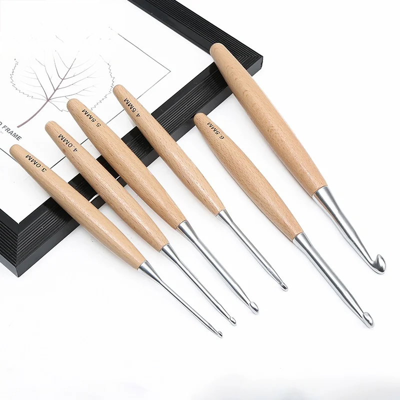 1/11 قطعة من إبر الكروشيه ذات  - مراجعة Wooden Crochet Hooks Ergonomic Handle وسعره